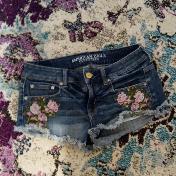 American Eagle Embroidered jean shorts - Picture 2 of 4